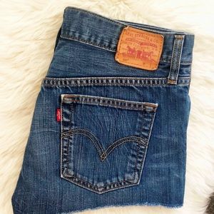 LEVI’S 501 DENIM CUTOFFS